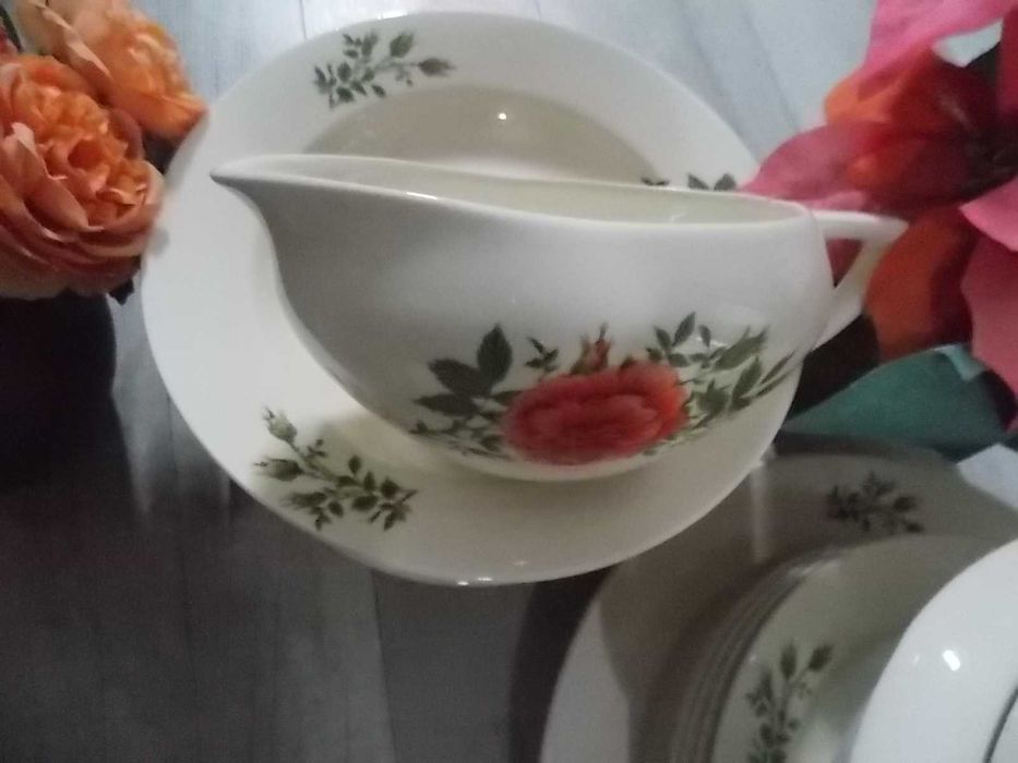 serviciu de masa din portelan anilor 70 - 180 lei