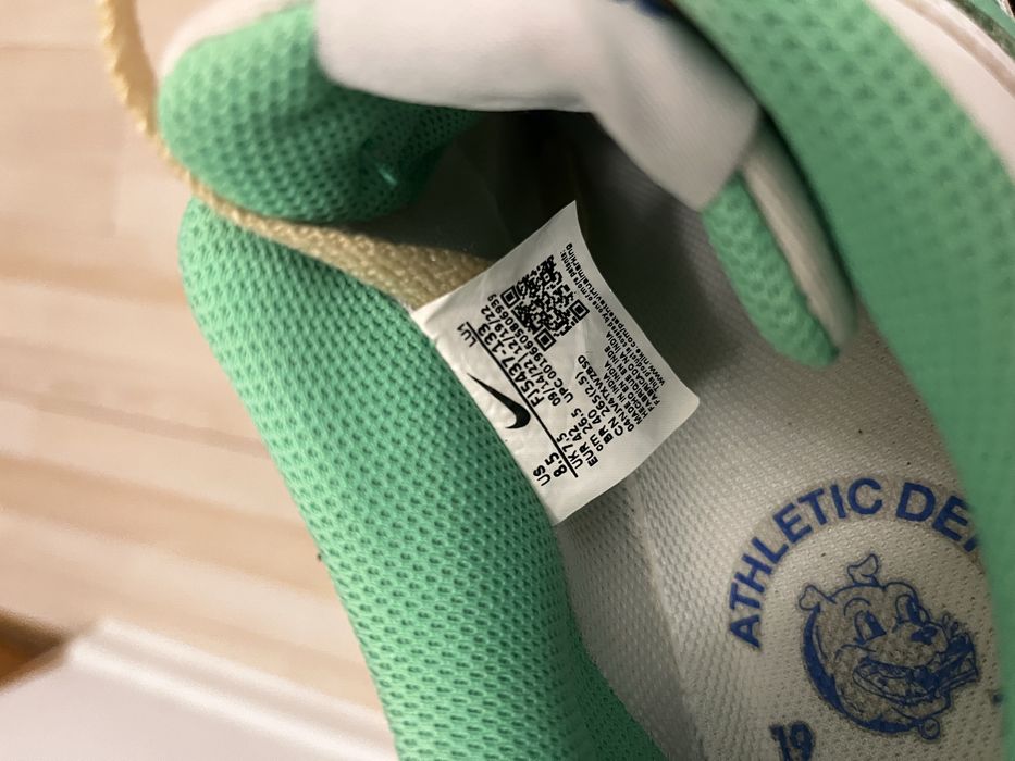 Adidasi Nike vision court