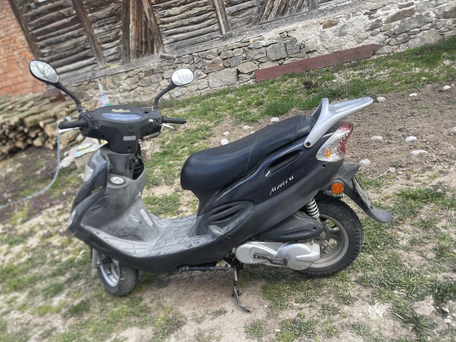 Scuter 125 c in stare foarte buna de functionare astept oferte