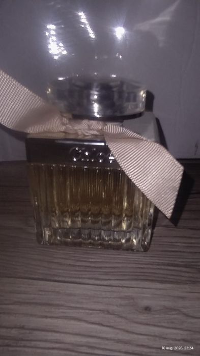 Vând parfumuri dama