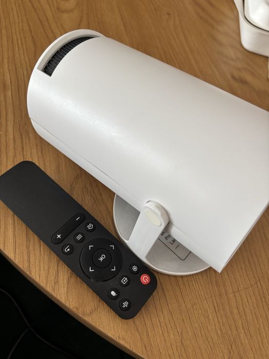 Videoproiector HY