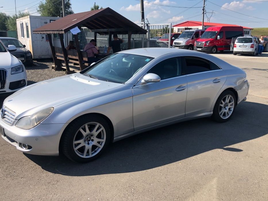 Dezmembrez Mercedes CLS 320 cdi