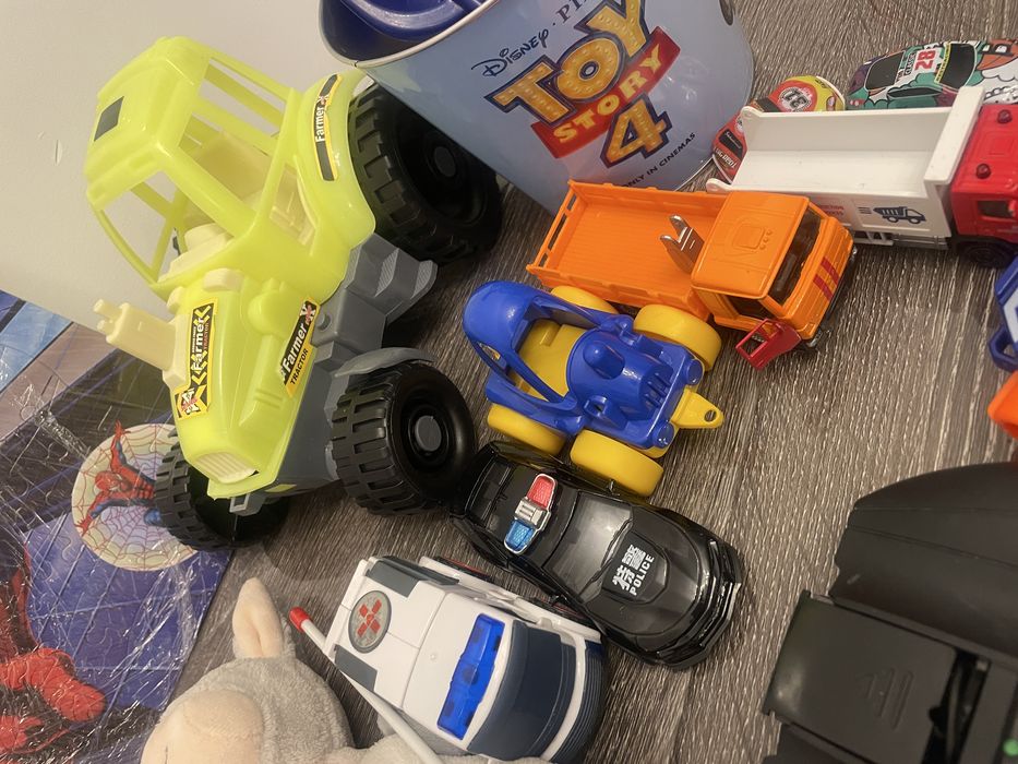 3 пакета игрушек