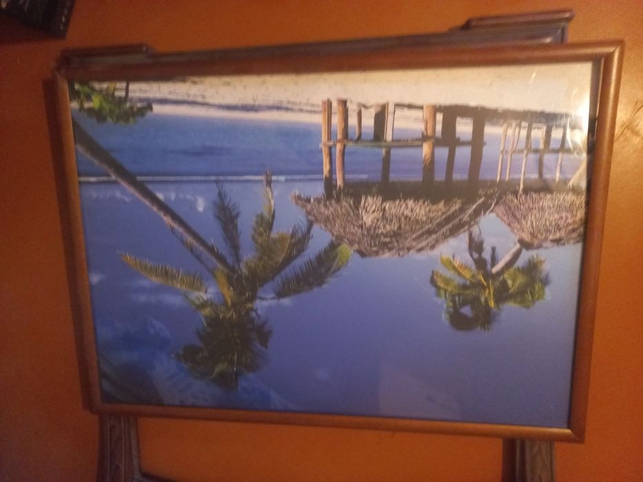 Картины, рамка для картины или зеркала.