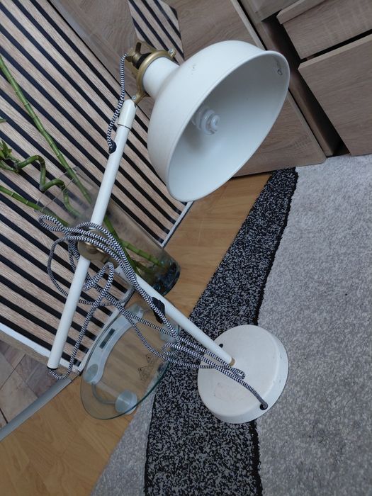 De vanzare veioza metal