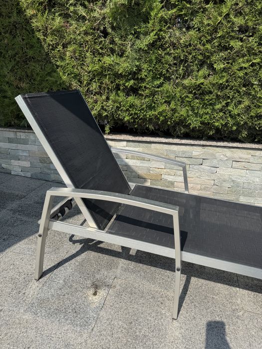 Градински шезлонг