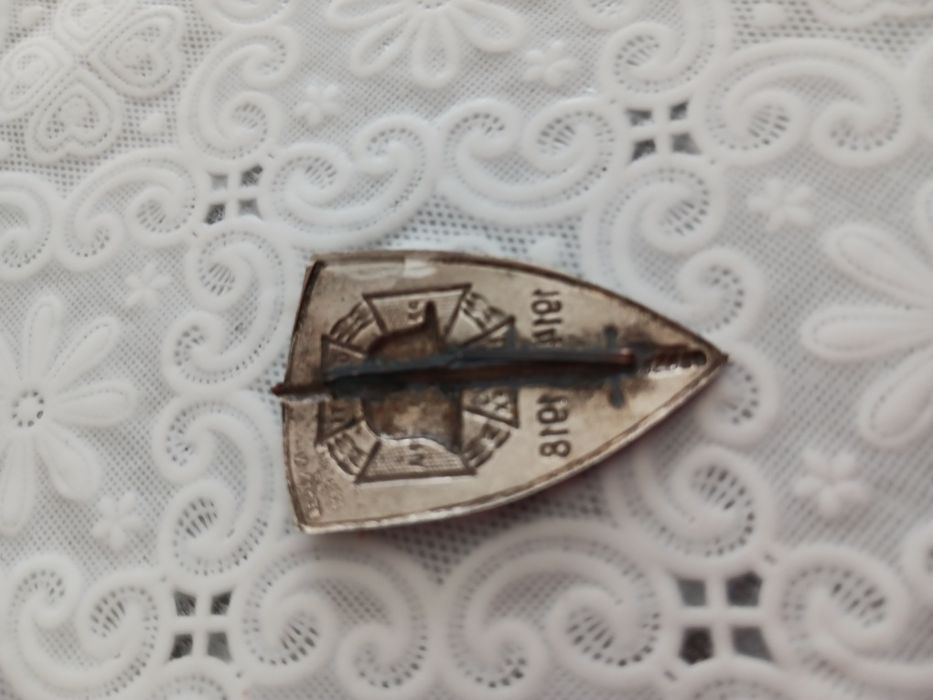 Старинни, битови предмети и знак, кокарда