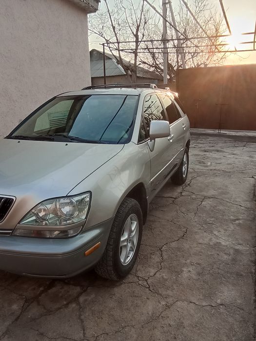 Автомобиль LEXUS RX-300