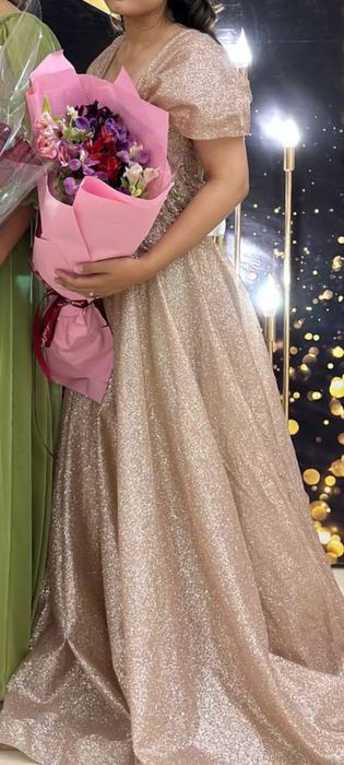 Платье нарядное для выпускных балов