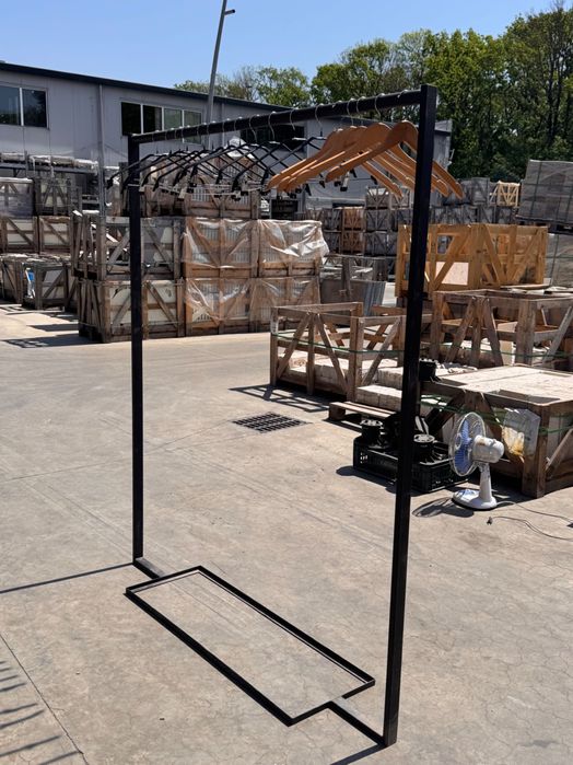 Suport metalic de umerașe profesional – negru mat (11 buc) - 99€ !