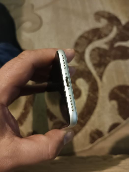 iPhone SE 2020 ca nou
