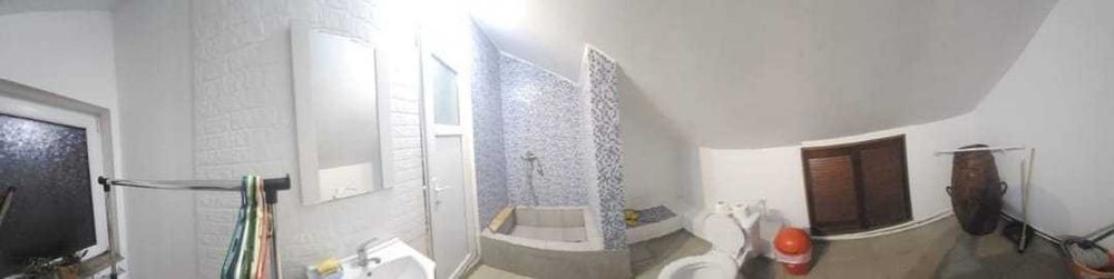 superoferta mansarda la curte