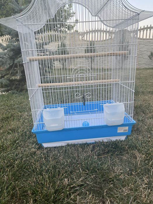 Vand colivie cu tot cu accesorii