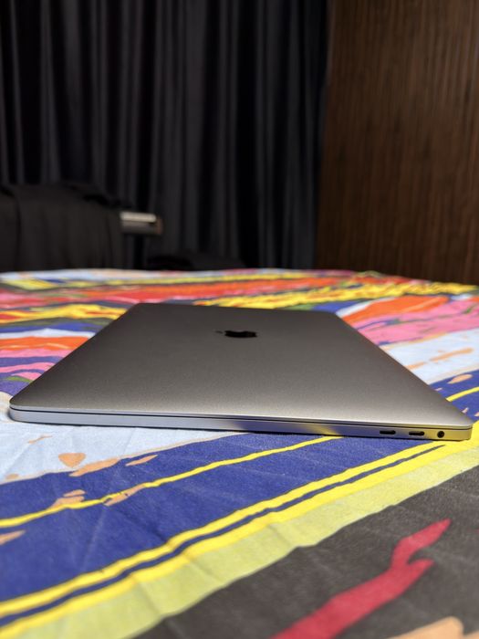 Macbook pro 16 Touchbar i9 32gb ram 1tb ssd radeon 4gb impecabil