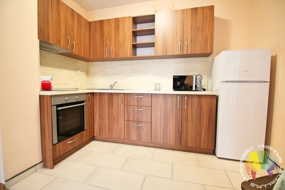 Дава се под наем Двустаен апартамент в Бургас, Изгрев - 54 кв.м за 357 € - Снимка #1