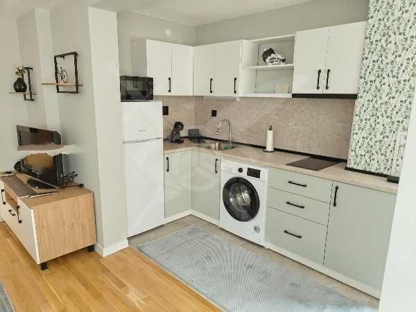 Тристаен - Център