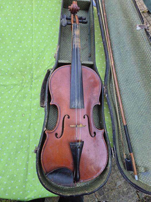 Продавам цигулка Кремона 1950г.