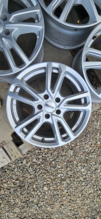 Jante R17 5x112 Et.40 7.5Jx17 Audi Vw Passat Sharan Mercedes Skoda Seat Sharan A6 A4 Golf  C-Klasse B Klasse CLA bmw seria 3 Q3 Q5