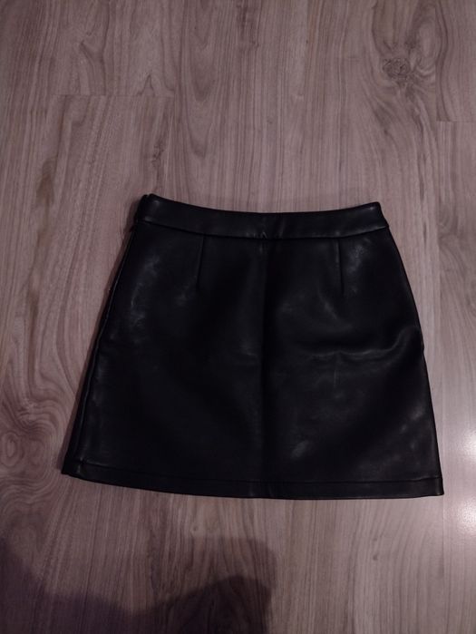 Дамска кожена пола