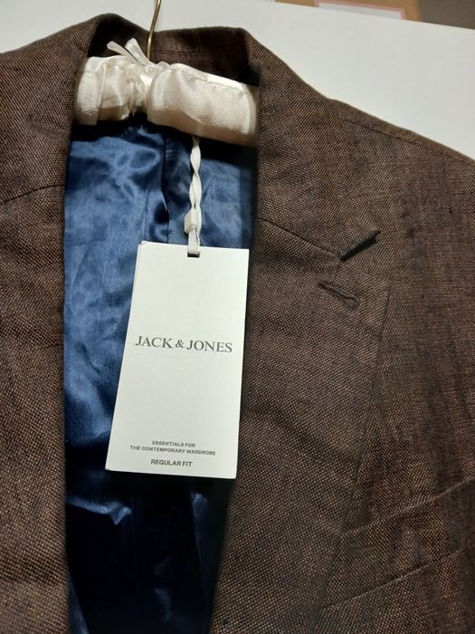 Ново марково сако Л