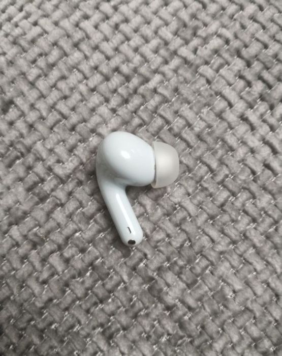Xiaomi Redmi Buds 6 lite, на левое ухо