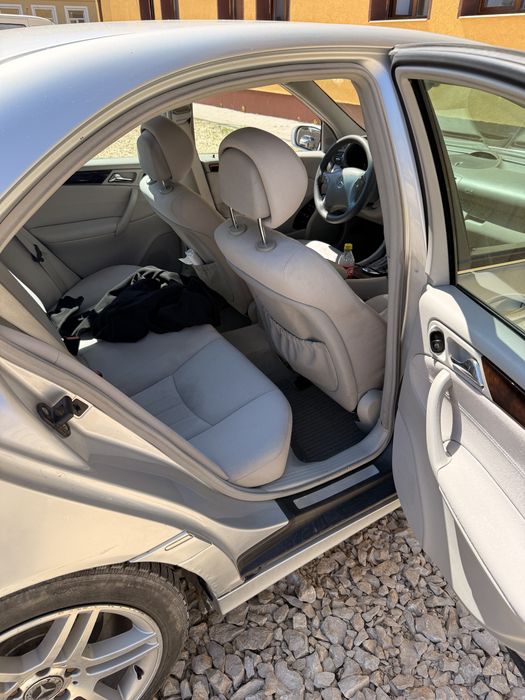 C230 Mercedes-Benz