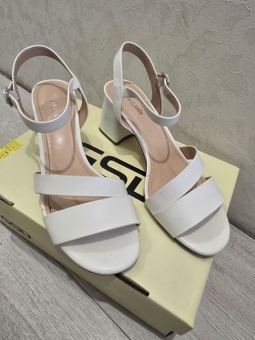 Босоножки 38 размер