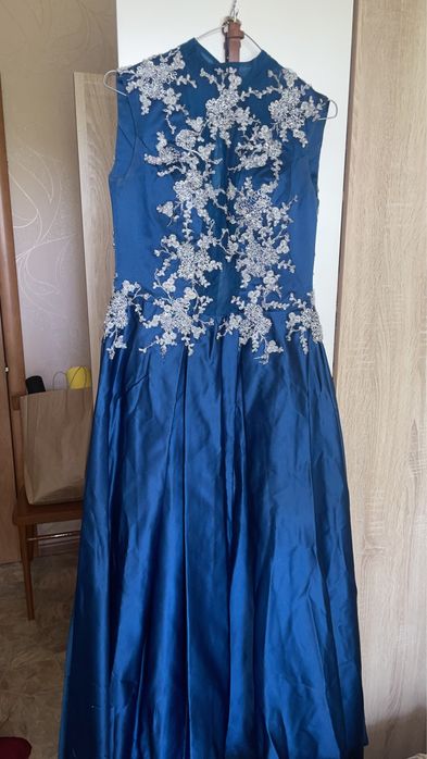 Платье в пол вечернее