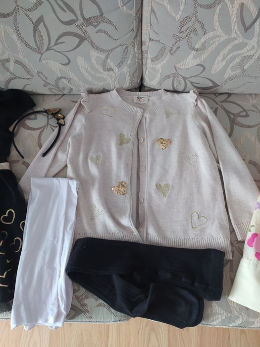 Лот летни дрехи за момичета в отлично състояние са. За 4-5год