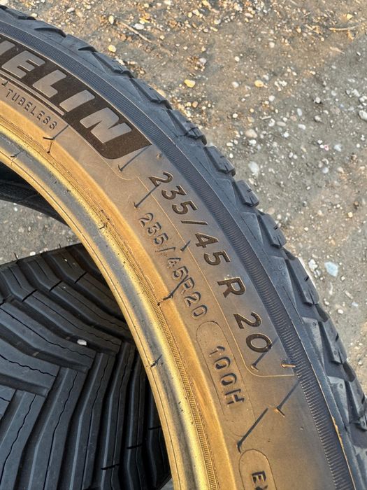 235 45 R20 Mischelin Dot2024