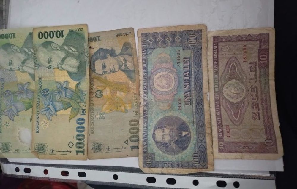 Lot bancnote și monede