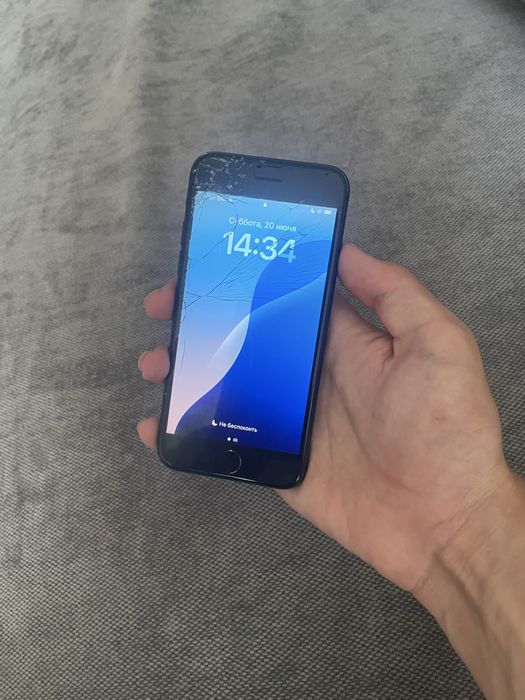 Продам iphone se 2