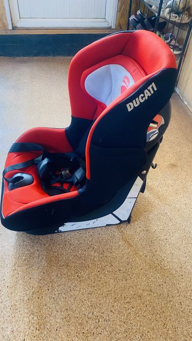 Продам авто кресло