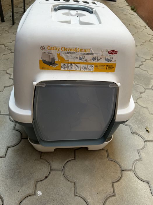 Litiera cu filtru si tavita! nou nouta este doar prafuita