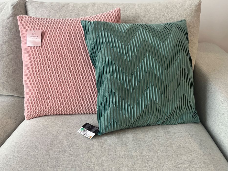 Нови кадифени калъфки за декоративни възглавници