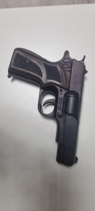 Pistol de jucarie cu capse