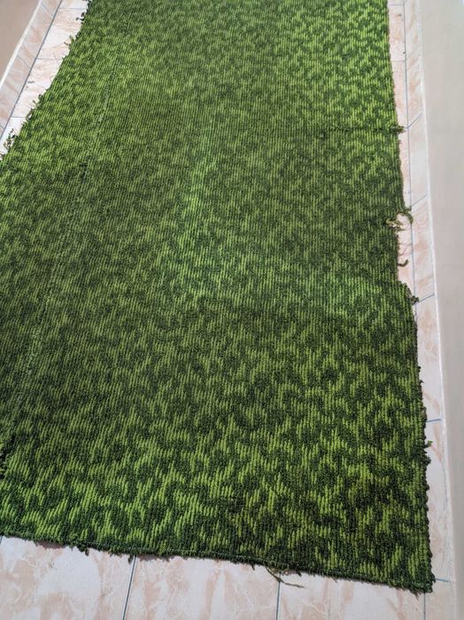 Палас, ковер (2.40 х 1.30).