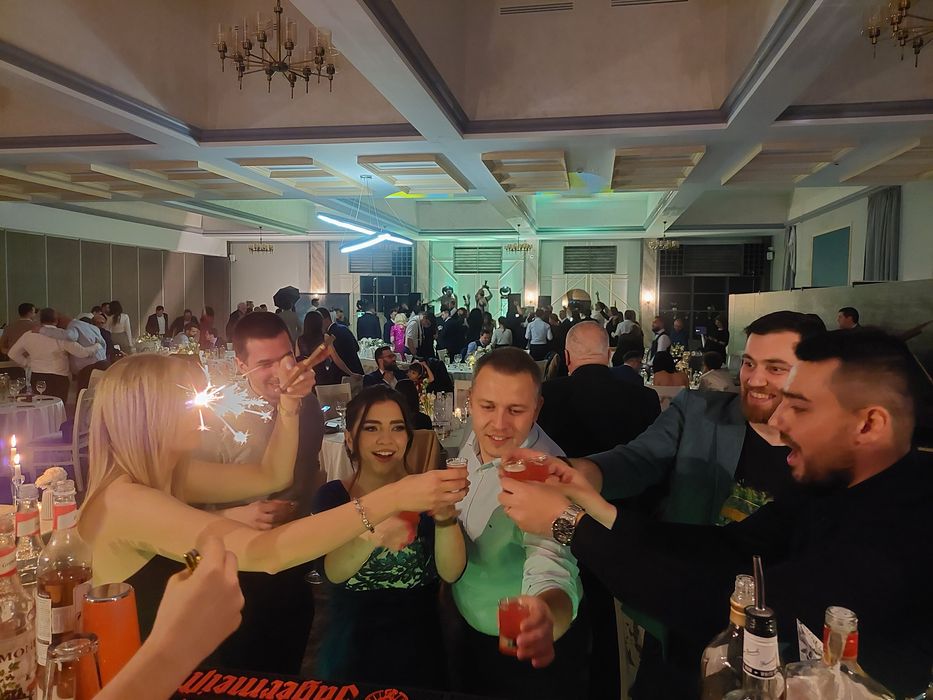 Cocktail bar, tort de shot-uri, lemonade bar