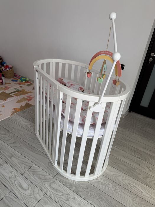 Vând pătuț bebe Marvis – oval/rotund, transformabil 9 în 1 – ALB