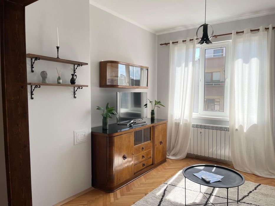Продава се Двустаен апартамент в София, Център - 65 кв.м за 4539 €/кв.м - Снимка #2