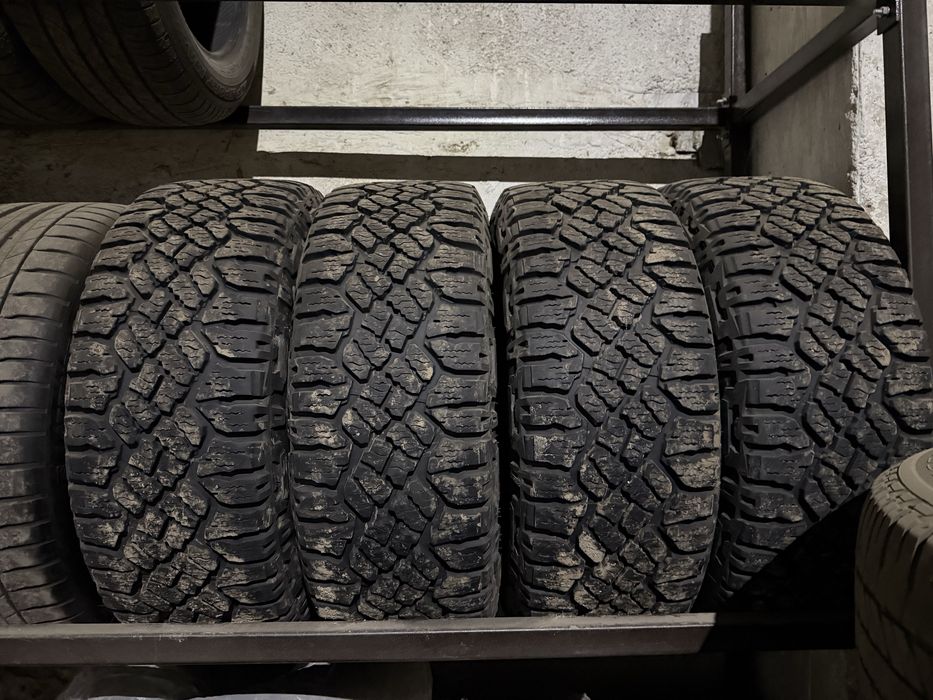 Goodyear wrangler duratrack 265/60/R18 RT LT