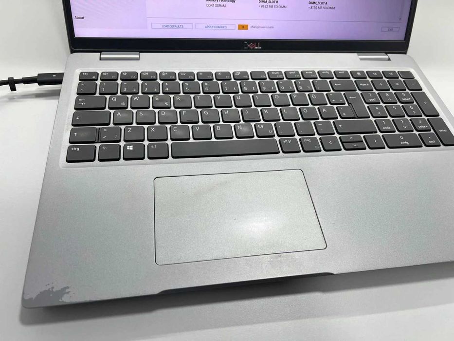 Laptop SH Dell Latitude 5520 incomplet placa de baza i5-1145G7 YNC106