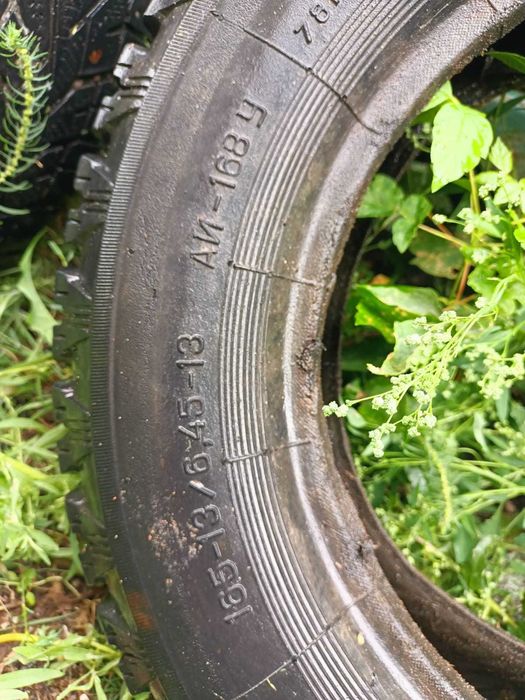 продам зимние шипованные шины