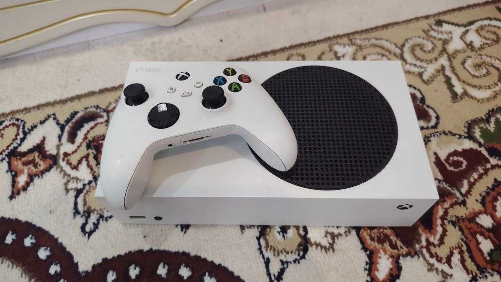 Продам  Xbox series s 512 GB