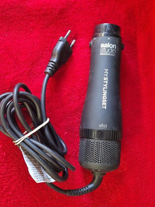 Uscător de par  / perie rotativa 4 trepte