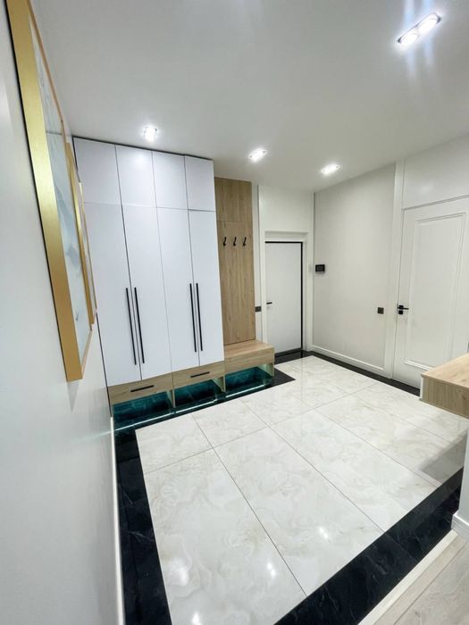 Продается квартира новостройка  ж/к E-ONE на против Piramit tower