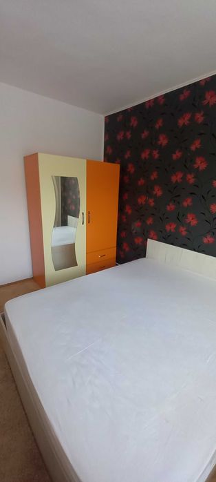 Inchiriez apartament 3 camere