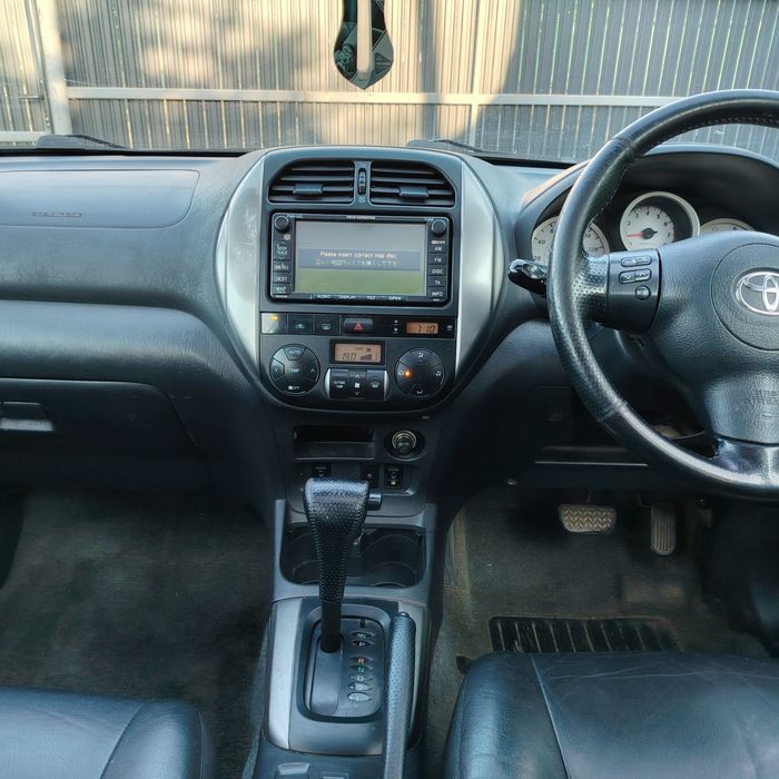 Vând Toyota RAV4 benzină  2005  cutie automată