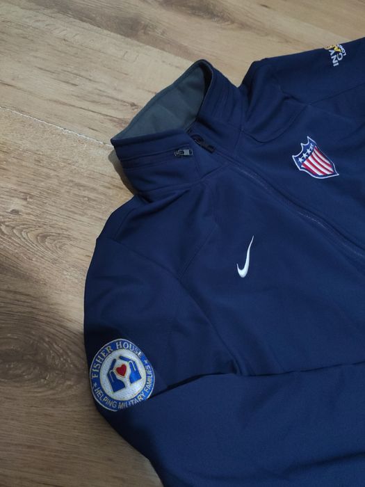 Geaca softshell de damă Nike mărimea M