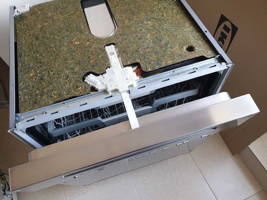 XXL Съдомиялна Miele - Auto Open - 14 Комплекта - Частично Вграждане